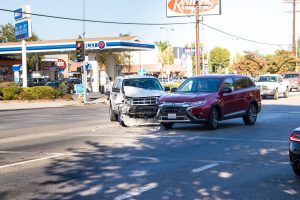 Phoenix, AZ - Rear-End Crash Causes Injuries on I-10 at Broadway Rd