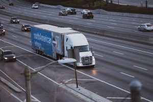 Causes of Deadly Commercial Truck Rollover Accidents